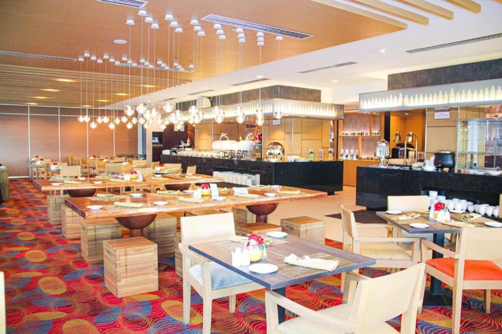 Grandis Hotels And Resorts Кота Кинабалу Екстериор снимка